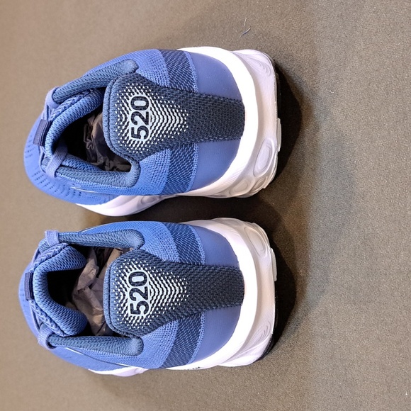 New Balance Fresh Foam 520 v9 Sneaker - Color: Blue / White - Size: Women 8.5 - Picture 5 of 9